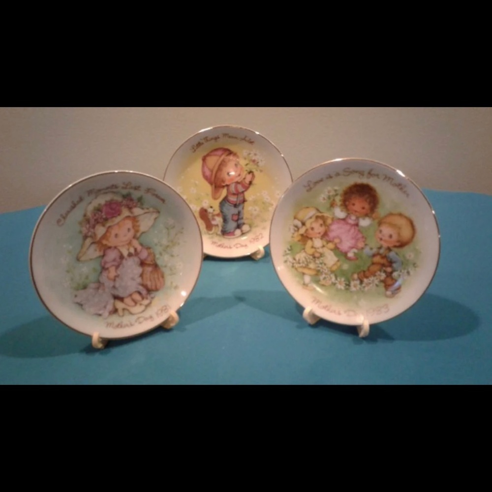 Vintage Avon Mother’s Day 1983 Plates